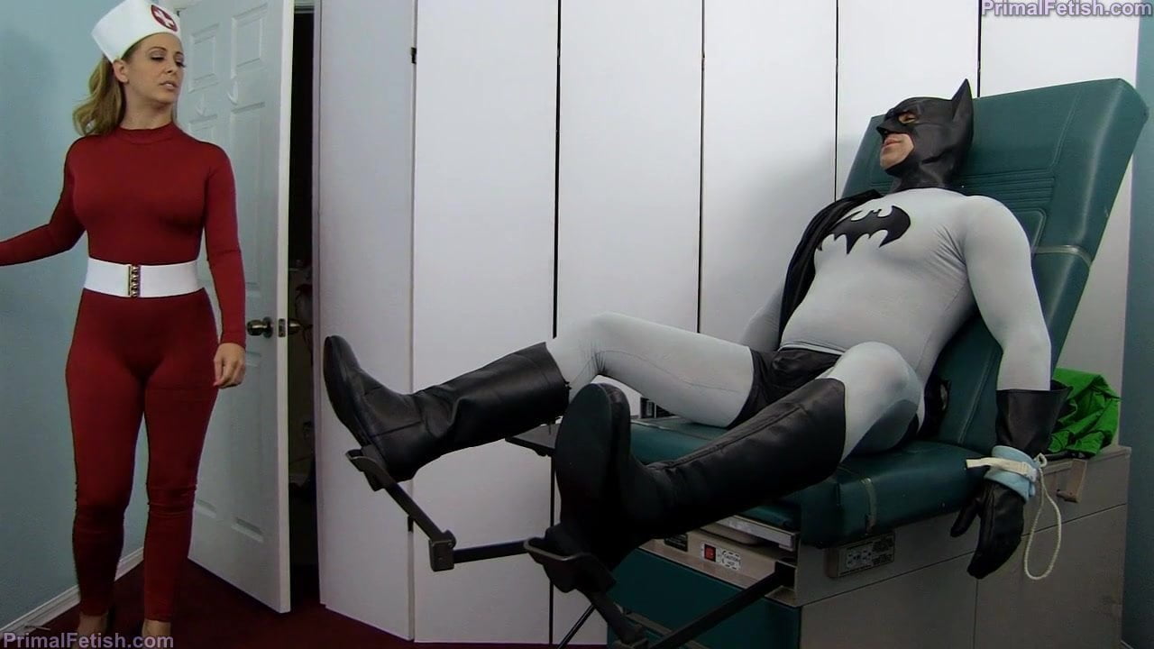 Nurse cosplayer takes on Batman’s massive dick